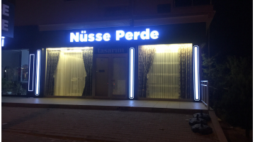 NÜSSE PERDE 